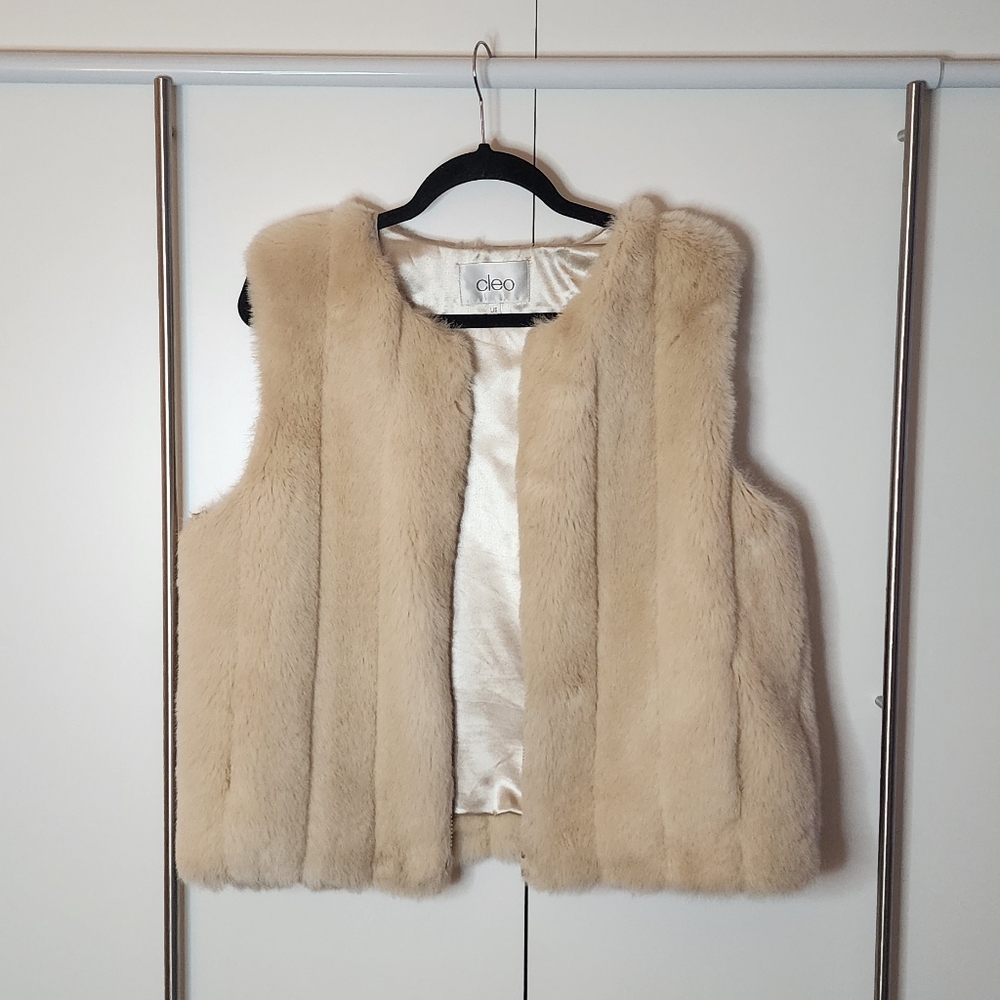 Cleo fur vest with zipper